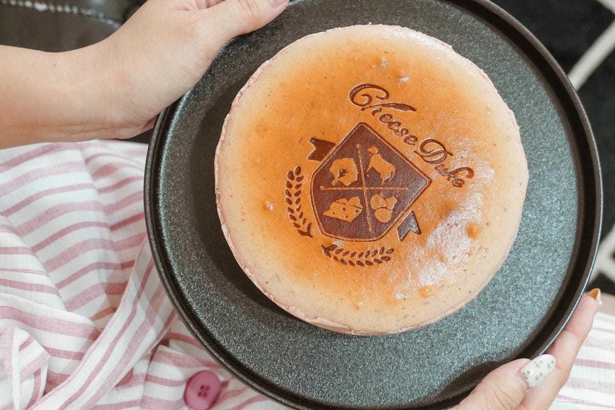 2020母親節蛋糕 起士公爵X吳寶春麥方店 最強聯名 南國玫瑰女王乳酪蛋糕15.jpg 2020母親節蛋糕 起士公爵X吳寶春麥方店 最強聯名 南國玫瑰女王乳酪蛋糕15.jpg