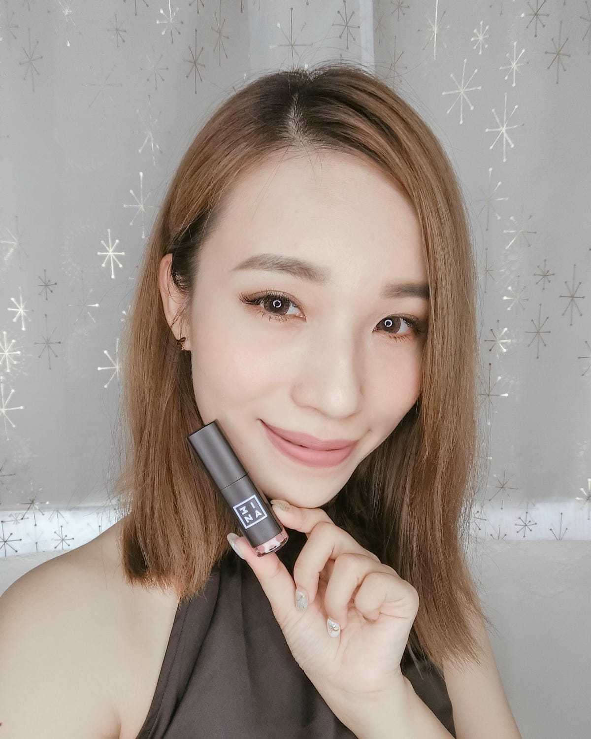 彩妝|西班牙平價彩妝3INA #超印色染唇釉 試色分享+夏天定妝必備的 #小桃噴 定妝噴霧6.jpg 彩妝|西班牙平價彩妝3INA #超印色染唇釉 試色分享+夏天定妝必備的 #小桃噴 定妝噴霧6.jpg