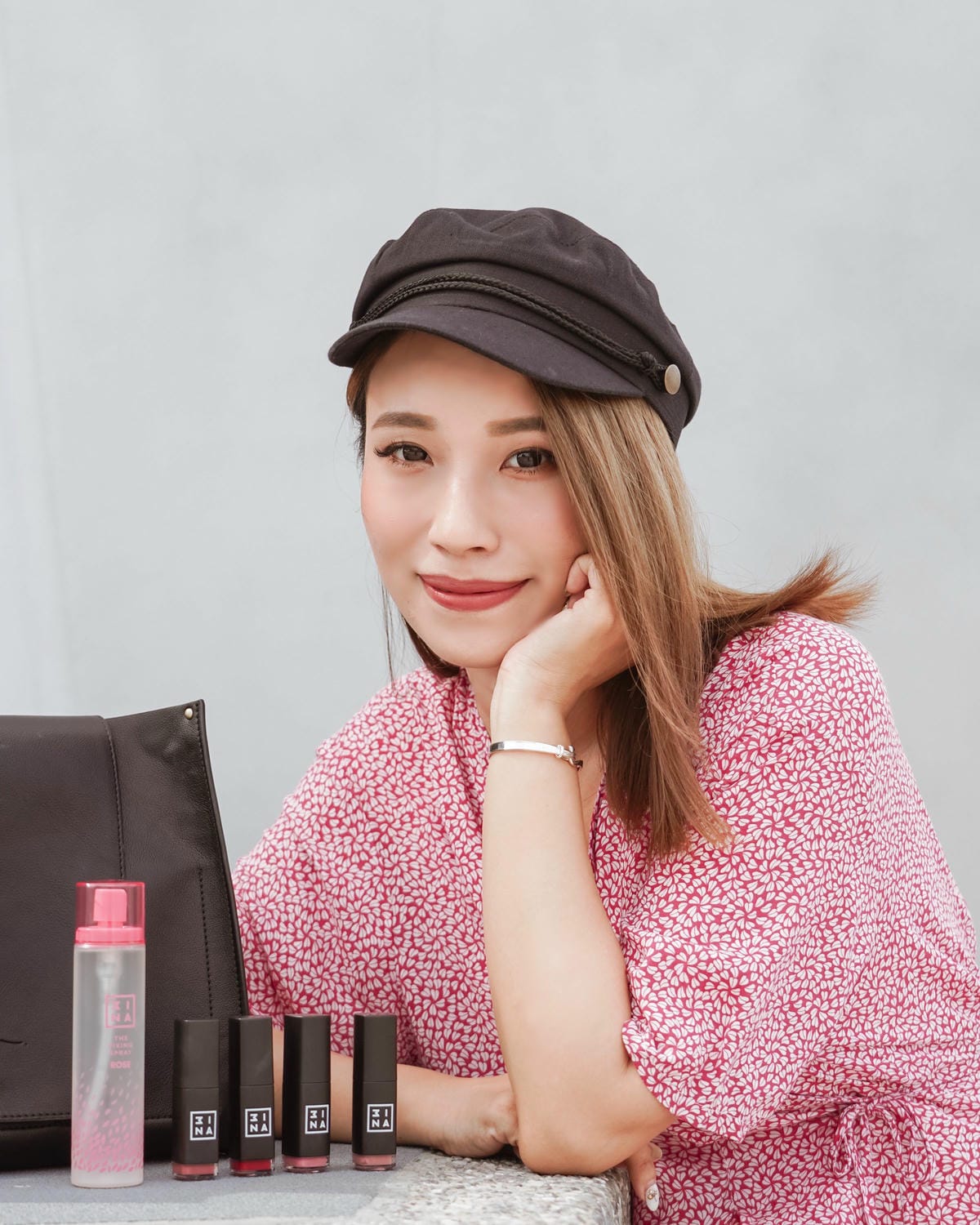 彩妝|西班牙平價彩妝3INA #超印色染唇釉 試色分享+夏天定妝必備的 #小桃噴 定妝噴霧2.jpg 彩妝|西班牙平價彩妝3INA #超印色染唇釉 試色分享+夏天定妝必備的 #小桃噴 定妝噴霧2.jpg