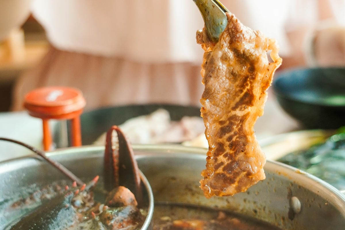 台南火鍋|花花世界鍋物 浮誇海陸鍋 活龍蝦 Prime無骨牛小排 超邪惡鮭魚卵丼飯必點 台南東區最美度假網美風火鍋店25.jpg 台南火鍋|花花世界鍋物 浮誇海陸鍋 活龍蝦 Prime無骨牛小排 超邪惡鮭魚卵丼飯必點 台南東區最美度假網美風火鍋店25.jpg