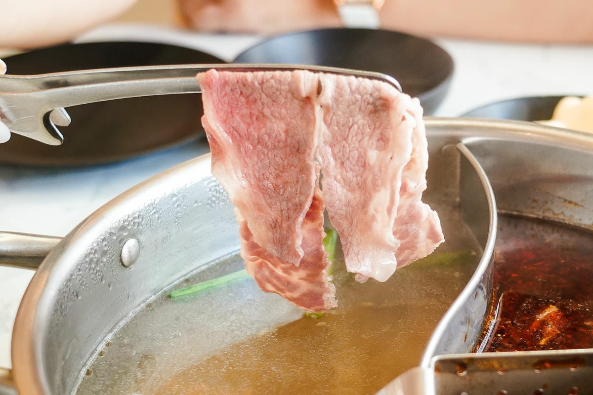 台南火鍋|花花世界鍋物 浮誇海陸鍋 活龍蝦 Prime無骨牛小排 超邪惡鮭魚卵丼飯必點 台南東區最美度假網美風火鍋店24.jpg 台南火鍋|花花世界鍋物 浮誇海陸鍋 活龍蝦 Prime無骨牛小排 超邪惡鮭魚卵丼飯必點 台南東區最美度假網美風火鍋店24.jpg