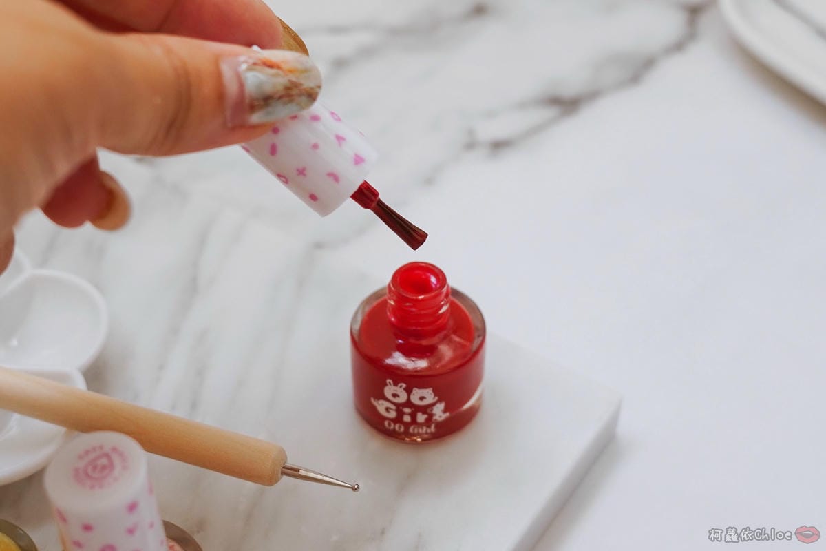 兒童美甲 QQGIRL 兒童指甲油 滿足女孩們的公主夢 天天換色 撕除式不傷甲 水性環保無毒指甲油推薦 孕婦可用9.jpg
