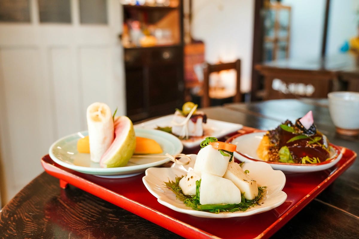 高雄旗山美食 六梅草堂 香食茶器禪風美學 無菜單料理餐廳 走進日式老屋體驗五感料理28.jpg