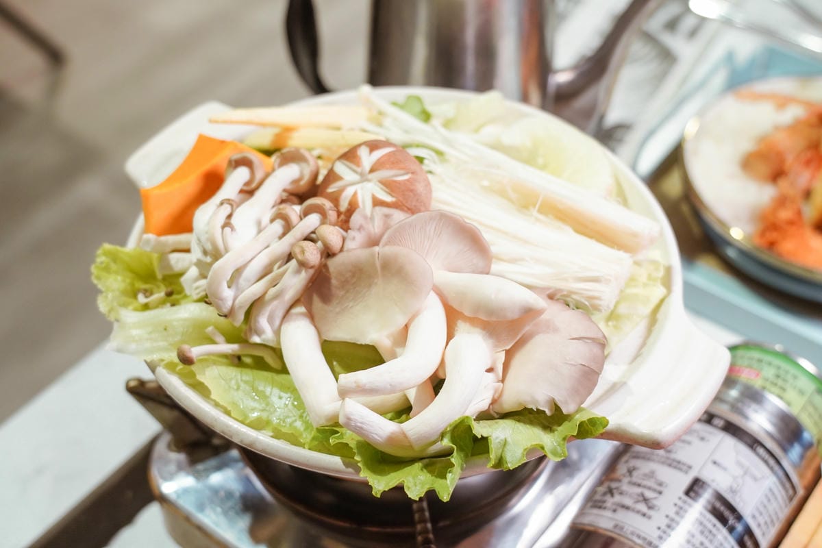 台南中西區美食 熨斗目花珈琲 珈哩 cafe WUDAO 老宅文青建築享用咖哩 水炊鍋物 甜點下午茶 網美風餐廳35.jpg 台南中西區美食 熨斗目花珈琲 珈哩 cafe WUDAO 老宅文青建築享用咖哩 水炊鍋物 甜點下午茶 網美風餐廳35.jpg