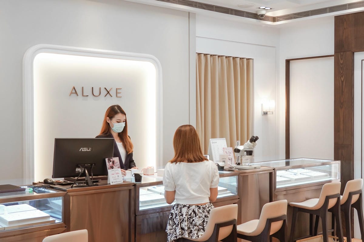 婚戒推薦|ALUXE亞立詩高雄博愛門市 品牌四大優勢為每一對新人傳遞幸福9.jpg 婚戒推薦|ALUXE亞立詩高雄博愛門市 品牌四大優勢為每一對新人傳遞幸福9.jpg