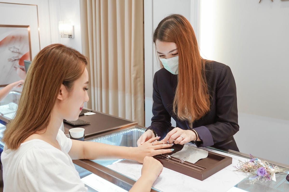 婚戒推薦|ALUXE亞立詩高雄博愛門市 品牌四大優勢為每一對新人傳遞幸福27.jpg 婚戒推薦|ALUXE亞立詩高雄博愛門市 品牌四大優勢為每一對新人傳遞幸福27.jpg