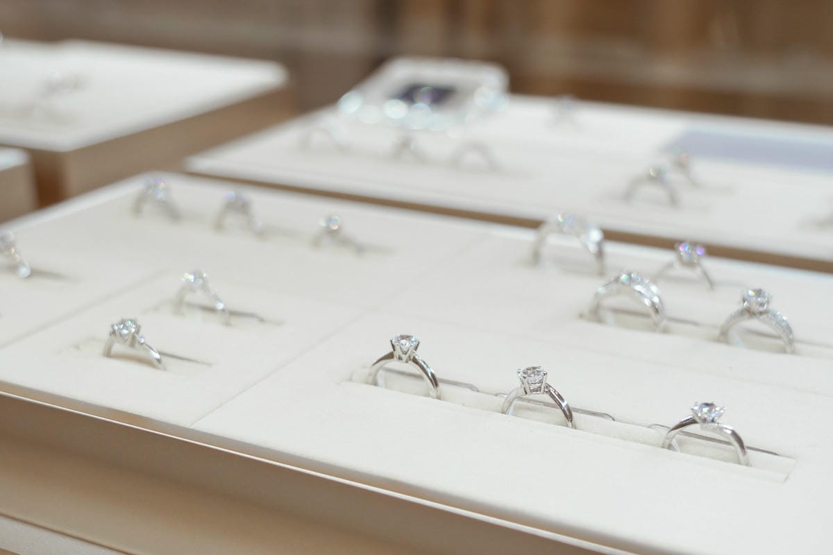 婚戒推薦|ALUXE亞立詩高雄博愛門市 品牌四大優勢為每一對新人傳遞幸福11.jpg 婚戒推薦|ALUXE亞立詩高雄博愛門市 品牌四大優勢為每一對新人傳遞幸福11.jpg