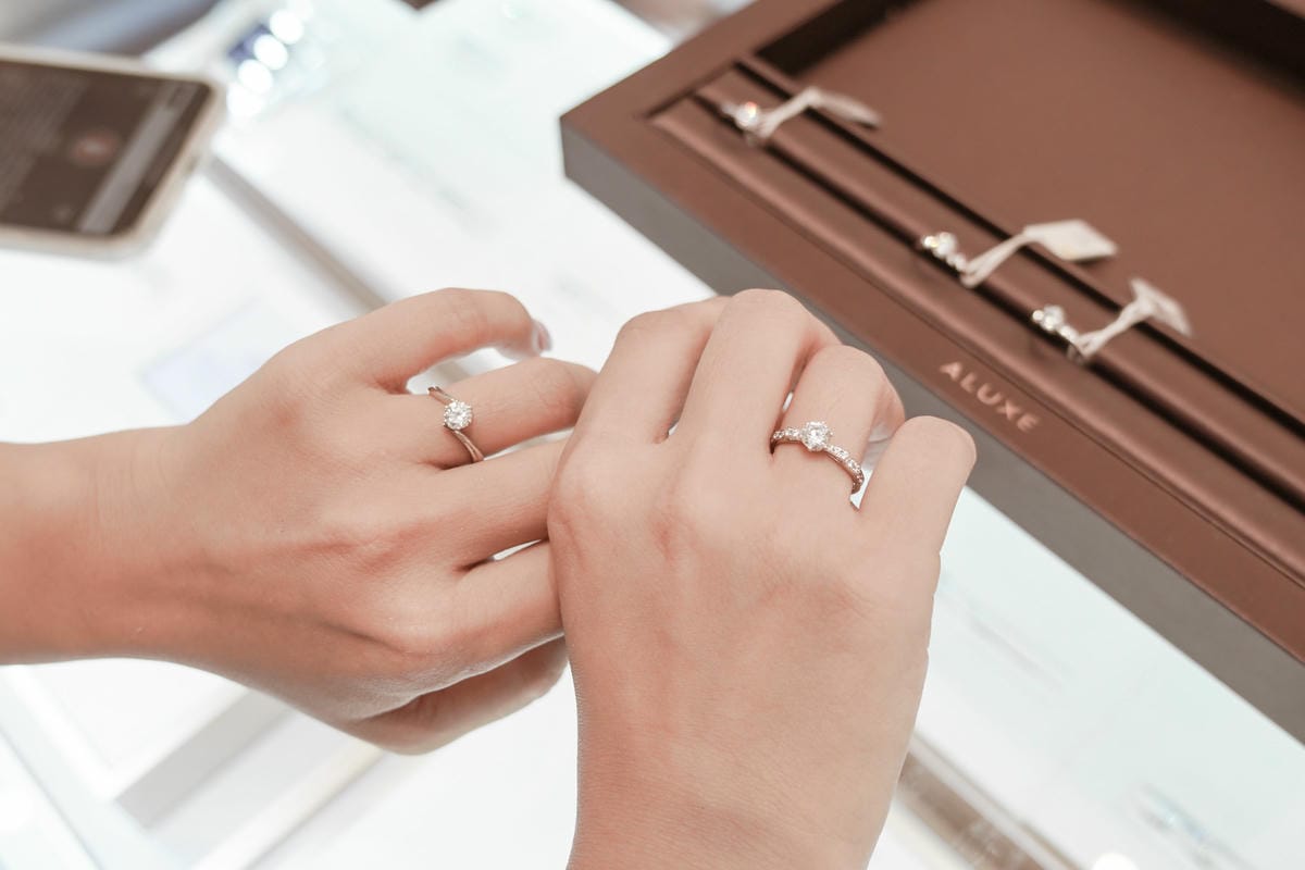 婚戒推薦|ALUXE亞立詩高雄博愛門市 品牌四大優勢為每一對新人傳遞幸福17.jpg 婚戒推薦|ALUXE亞立詩高雄博愛門市 品牌四大優勢為每一對新人傳遞幸福17.jpg