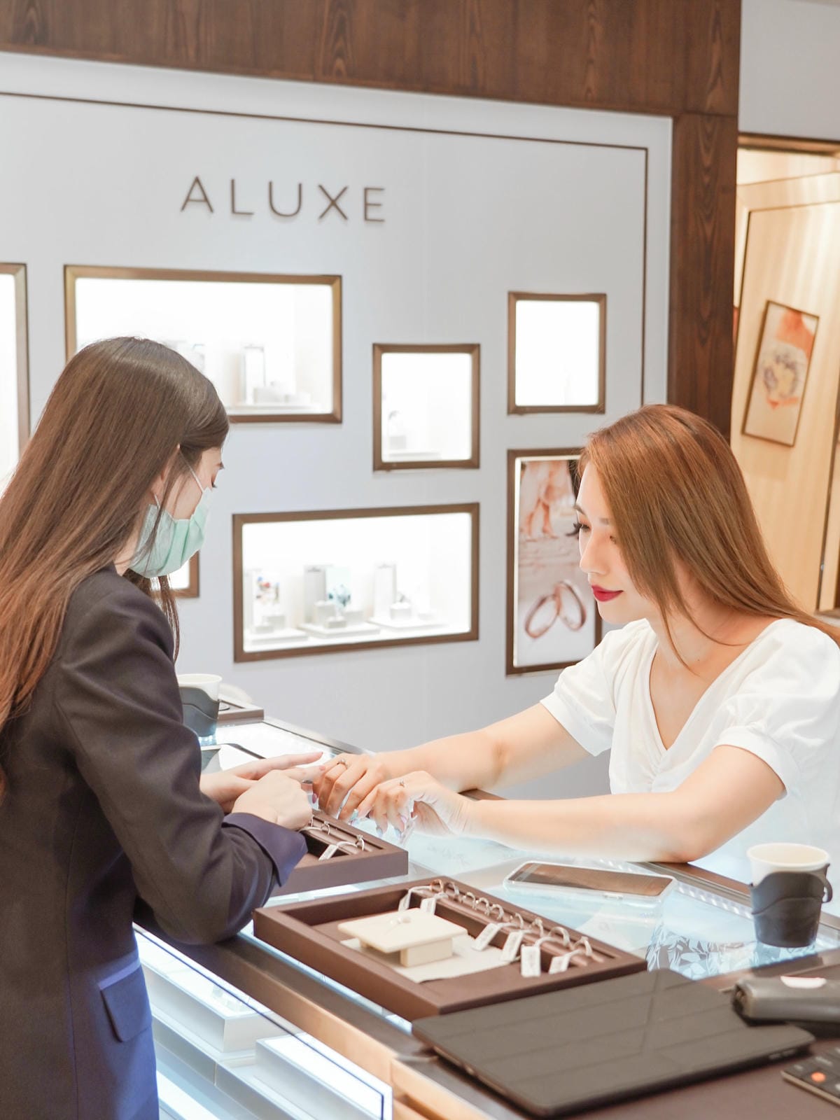 婚戒推薦|ALUXE亞立詩高雄博愛門市 品牌四大優勢為每一對新人傳遞幸福15.jpg 婚戒推薦|ALUXE亞立詩高雄博愛門市 品牌四大優勢為每一對新人傳遞幸福15.jpg