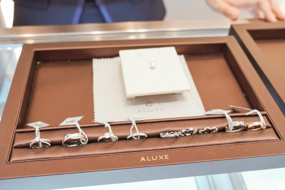 婚戒推薦|ALUXE亞立詩高雄博愛門市 品牌四大優勢為每一對新人傳遞幸福20.jpg 婚戒推薦|ALUXE亞立詩高雄博愛門市 品牌四大優勢為每一對新人傳遞幸福20.jpg
