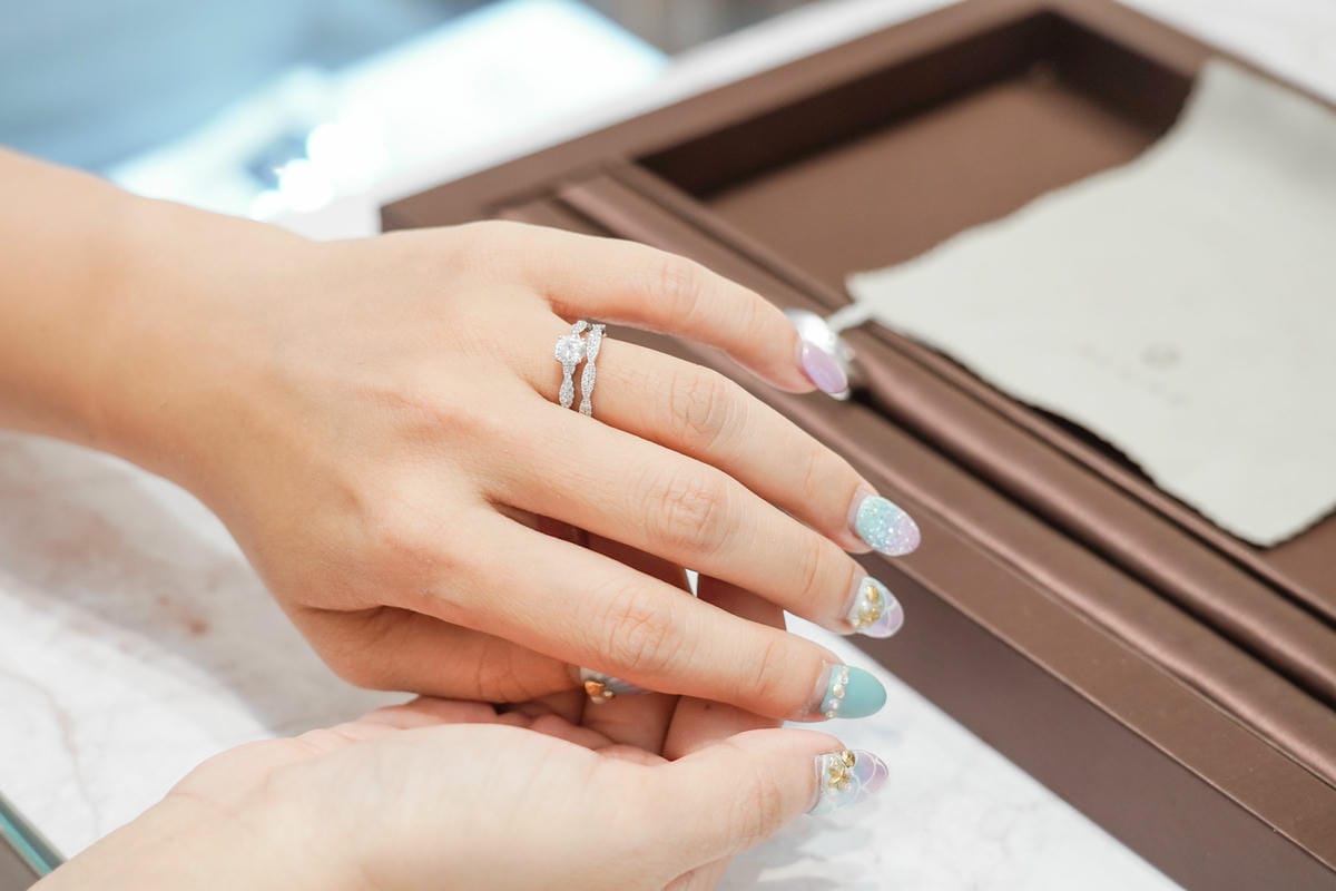 婚戒推薦|ALUXE亞立詩高雄博愛門市 品牌四大優勢為每一對新人傳遞幸福30.jpg 婚戒推薦|ALUXE亞立詩高雄博愛門市 品牌四大優勢為每一對新人傳遞幸福30.jpg