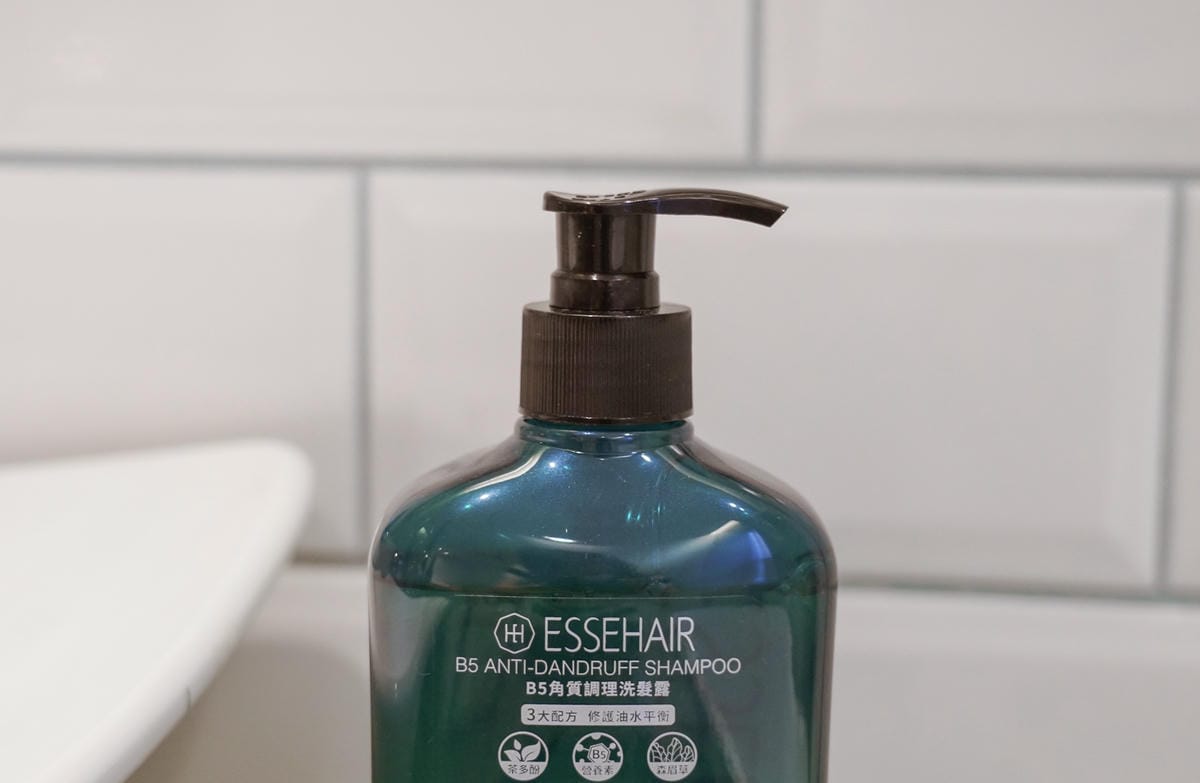 ESSEHAIR易生絲B5角質調理洗髮露 夏日頭皮救星 打造輕盈蓬鬆感3.jpg ESSEHAIR易生絲B5角質調理洗髮露 夏日頭皮救星 打造輕盈蓬鬆感3.jpg