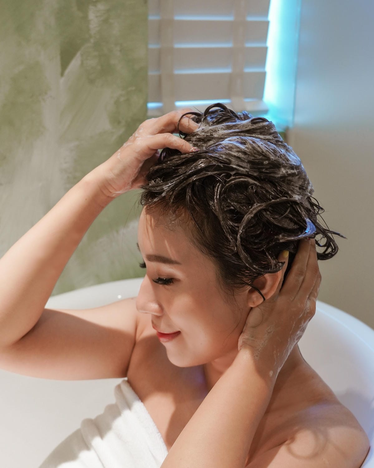 ESSEHAIR易生絲B5角質調理洗髮露 夏日頭皮救星 打造輕盈蓬鬆感8.jpg ESSEHAIR易生絲B5角質調理洗髮露 夏日頭皮救星 打造輕盈蓬鬆感8.jpg