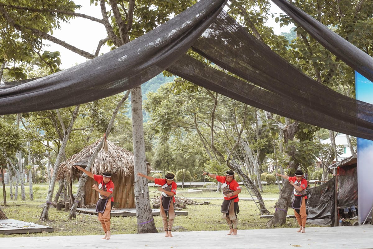 嘉義親子半日遊 阿里山逐鹿部落 嘉義小奈良 近距離餵食梅花鹿 鄒族部落藝術村29.jpg 嘉義親子半日遊 阿里山逐鹿部落 嘉義小奈良 近距離餵食梅花鹿 鄒族部落藝術村29.jpg