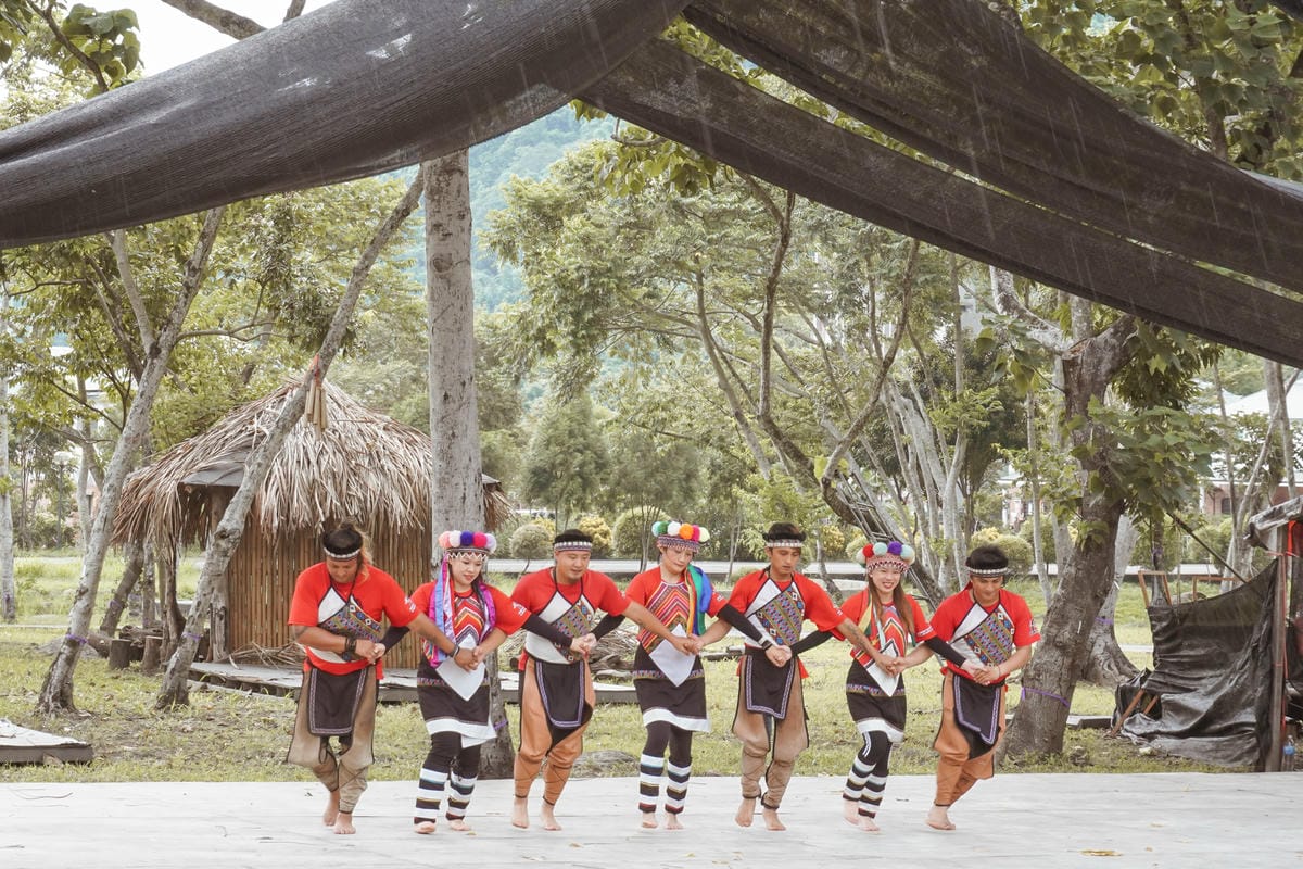 嘉義親子半日遊 阿里山逐鹿部落 嘉義小奈良 近距離餵食梅花鹿 鄒族部落藝術村30.jpg 嘉義親子半日遊 阿里山逐鹿部落 嘉義小奈良 近距離餵食梅花鹿 鄒族部落藝術村30.jpg