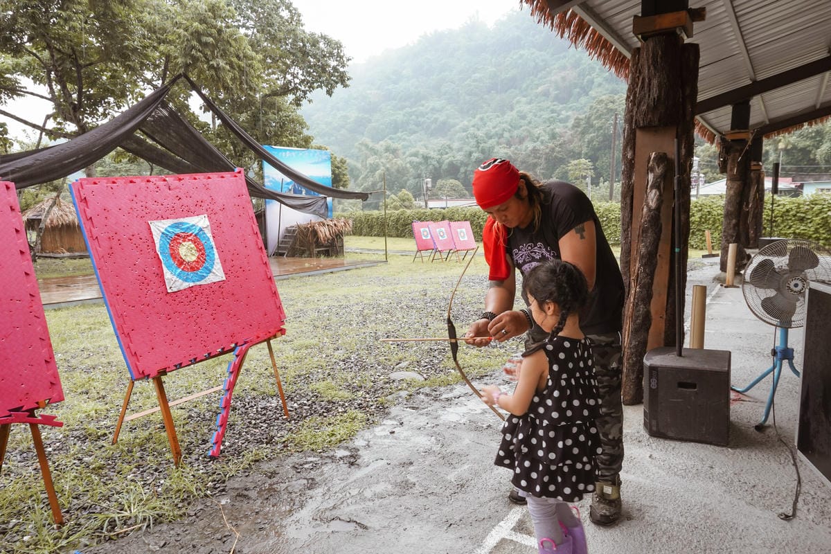 嘉義親子半日遊 阿里山逐鹿部落 嘉義小奈良 近距離餵食梅花鹿 鄒族部落藝術村43.jpg 嘉義親子半日遊 阿里山逐鹿部落 嘉義小奈良 近距離餵食梅花鹿 鄒族部落藝術村43.jpg
