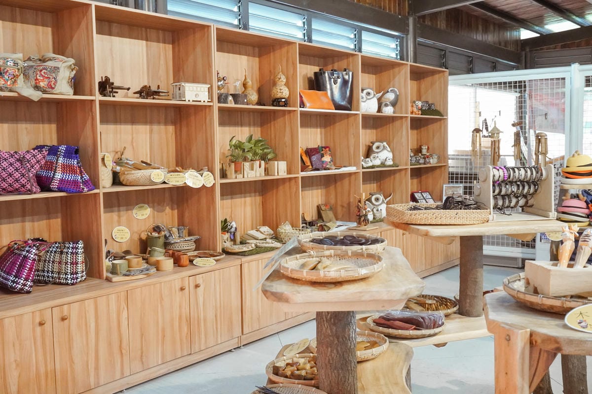 嘉義親子半日遊 阿里山逐鹿部落 嘉義小奈良 近距離餵食梅花鹿 鄒族部落藝術村23.jpg 嘉義親子半日遊 阿里山逐鹿部落 嘉義小奈良 近距離餵食梅花鹿 鄒族部落藝術村23.jpg