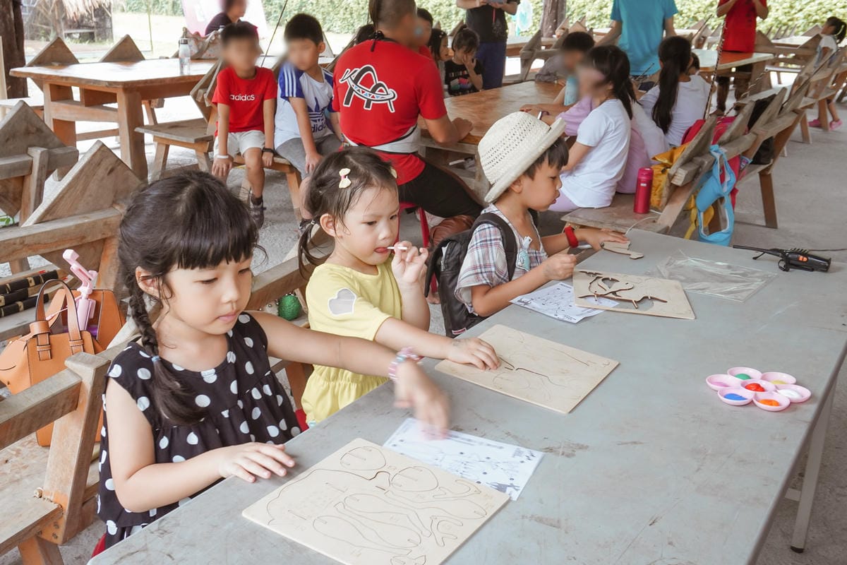 嘉義親子半日遊 阿里山逐鹿部落 嘉義小奈良 近距離餵食梅花鹿 鄒族部落藝術村38.jpg 嘉義親子半日遊 阿里山逐鹿部落 嘉義小奈良 近距離餵食梅花鹿 鄒族部落藝術村38.jpg