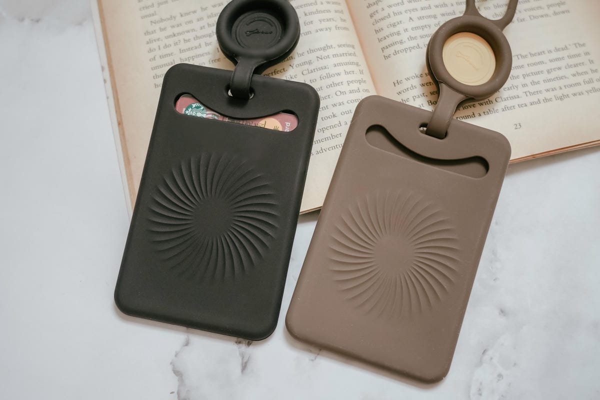 Bone 頸掛開窗識別證套 識別證 卡片 雙卡不干擾 輕鬆帶著走8A.JPG Bone 頸掛開窗識別證套 識別證 卡片 雙卡不干擾 輕鬆帶著走8A.JPG