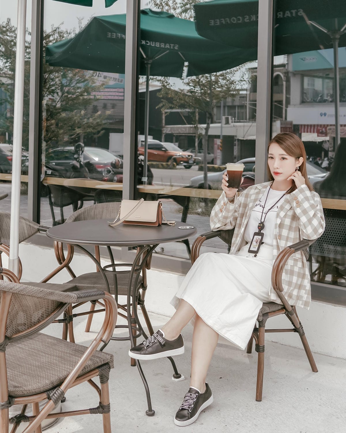 Bone 頸掛開窗識別證套 識別證 卡片 雙卡不干擾 輕鬆帶著走20.JPG Bone 頸掛開窗識別證套 識別證 卡片 雙卡不干擾 輕鬆帶著走20.JPG