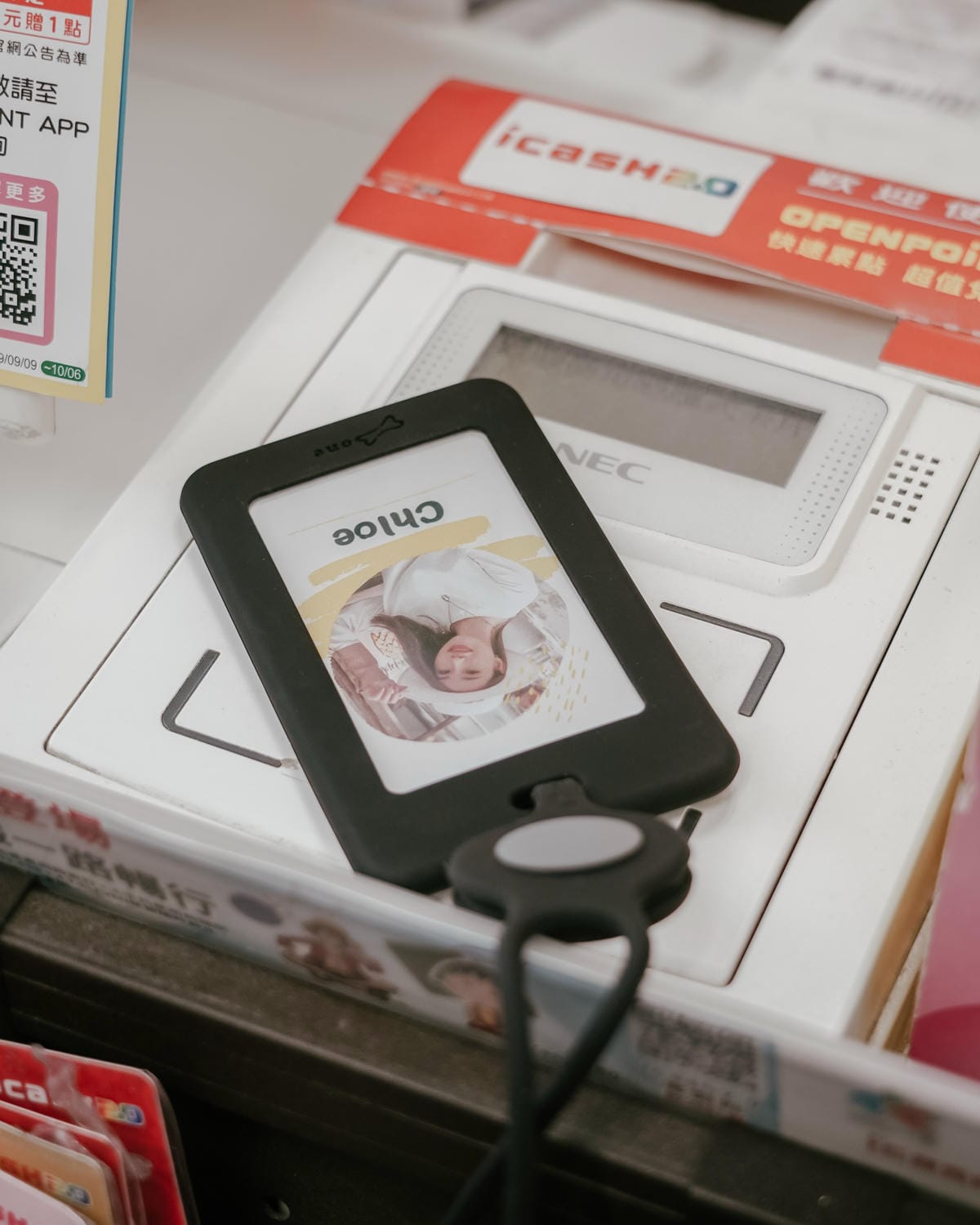 Bone 頸掛開窗識別證套 識別證 卡片 雙卡不干擾 輕鬆帶著走27.JPG Bone 頸掛開窗識別證套 識別證 卡片 雙卡不干擾 輕鬆帶著走27.JPG