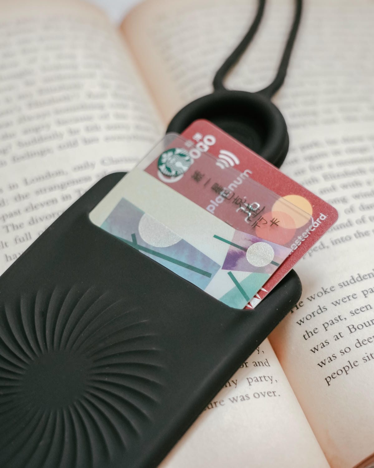 Bone 頸掛開窗識別證套 識別證 卡片 雙卡不干擾 輕鬆帶著走9.JPG Bone 頸掛開窗識別證套 識別證 卡片 雙卡不干擾 輕鬆帶著走9.JPG