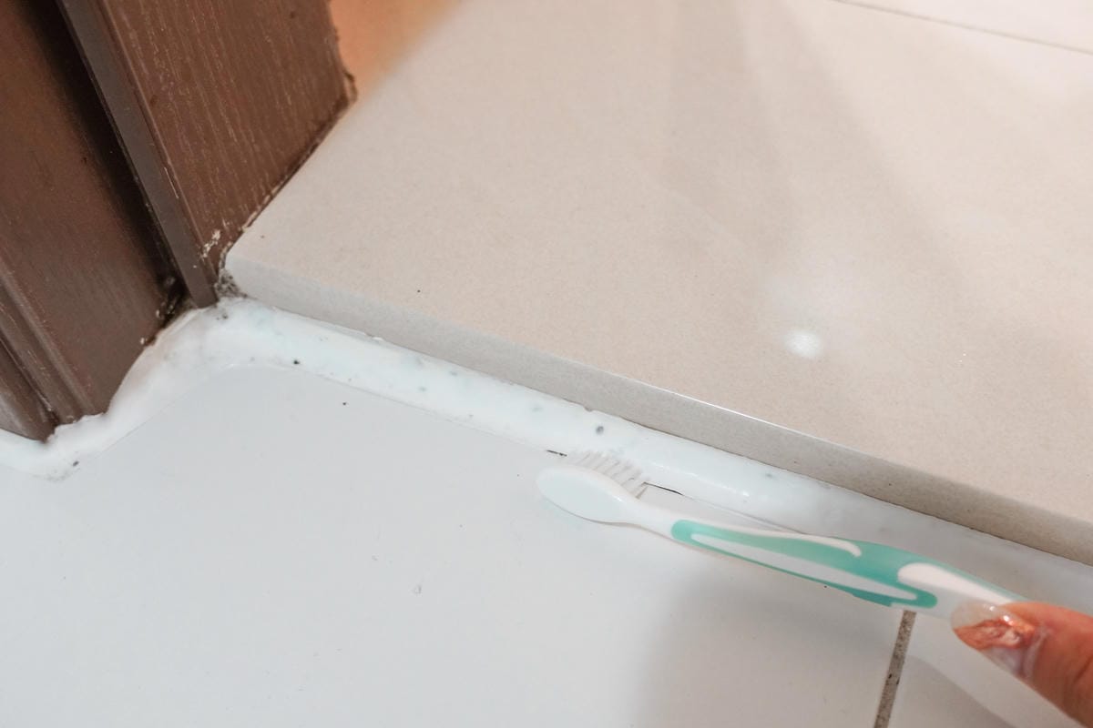 潔淨學 矽利康除霉凝膠 使用不刺鼻 不沾手 一沖乾淨 還我潔白牆角17.JPG 潔淨學 矽利康除霉凝膠 使用不刺鼻 不沾手 一沖乾淨 還我潔白牆角17.JPG