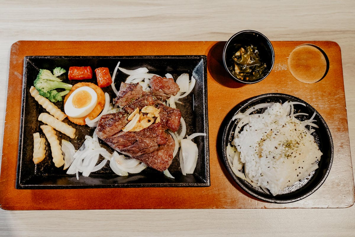 平價牛排館 拐彎抹角牛排館台南小北店 全台首創七種獨家秘醬 不使用重組肉21.jpg 平價牛排館 拐彎抹角牛排館台南小北店 全台首創七種獨家秘醬 不使用重組肉21.jpg