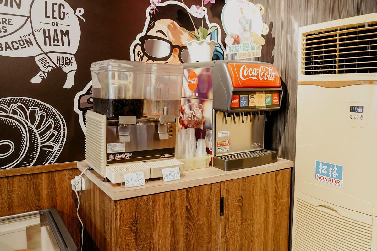 平價牛排館 拐彎抹角牛排館台南小北店 全台首創七種獨家秘醬 不使用重組肉8.JPG 平價牛排館 拐彎抹角牛排館台南小北店 全台首創七種獨家秘醬 不使用重組肉8.JPG