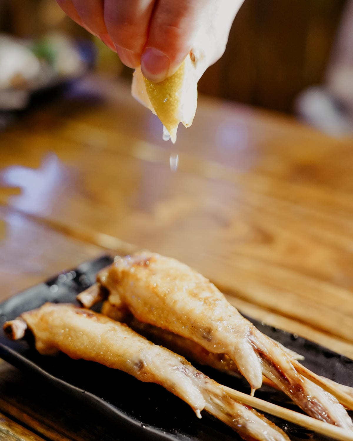 台南東區燒烤 浪兄浪弟 海鮮燒烤Bar 南洋海島環境氛圍 雞翅 骰子牛 美國生蠔必吃35.JPG