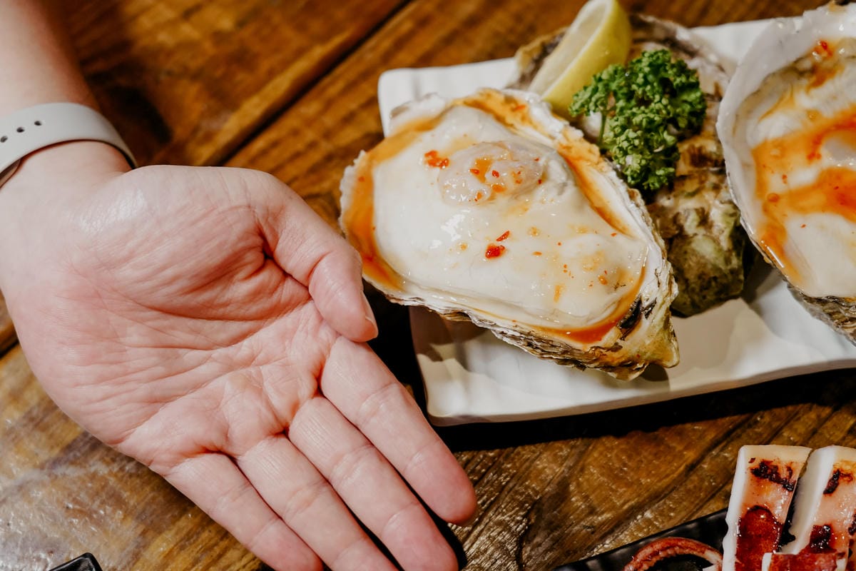 台南東區燒烤 浪兄浪弟 海鮮燒烤Bar 南洋海島環境氛圍 雞翅 骰子牛 美國生蠔必吃39.JPG