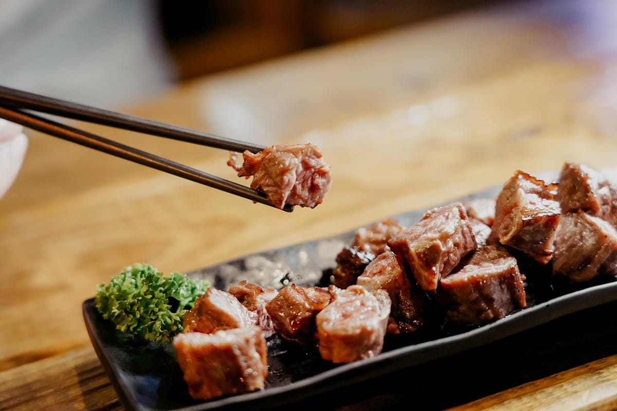 台南東區燒烤 浪兄浪弟 海鮮燒烤Bar 南洋海島環境氛圍 雞翅 骰子牛 美國生蠔必吃22.JPG