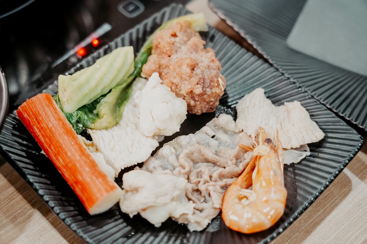 台南新市火鍋 真豪紀精饌鍋物 一人一鍋 湯底每日蔬菜豬骨現熬 冬季限定麻油松阪豬肉鍋 暖心又暖胃20A.jpg 台南新市火鍋 真豪紀精饌鍋物 一人一鍋 湯底每日蔬菜豬骨現熬 冬季限定麻油松阪豬肉鍋 暖心又暖胃20A.jpg