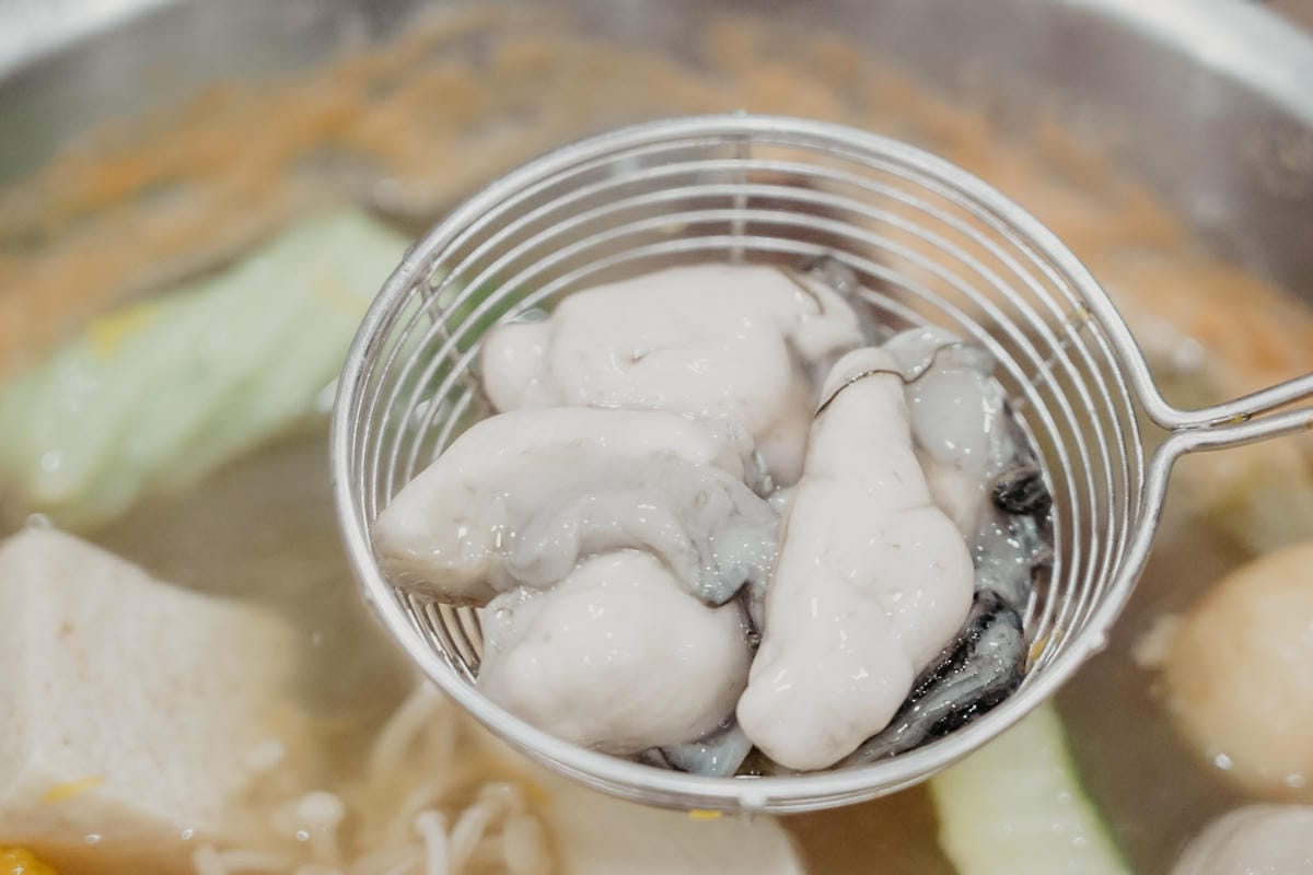 台南新市火鍋 真豪紀精饌鍋物 一人一鍋 湯底每日蔬菜豬骨現熬 冬季限定麻油松阪豬肉鍋 暖心又暖胃31.jpg 台南新市火鍋 真豪紀精饌鍋物 一人一鍋 湯底每日蔬菜豬骨現熬 冬季限定麻油松阪豬肉鍋 暖心又暖胃31.jpg