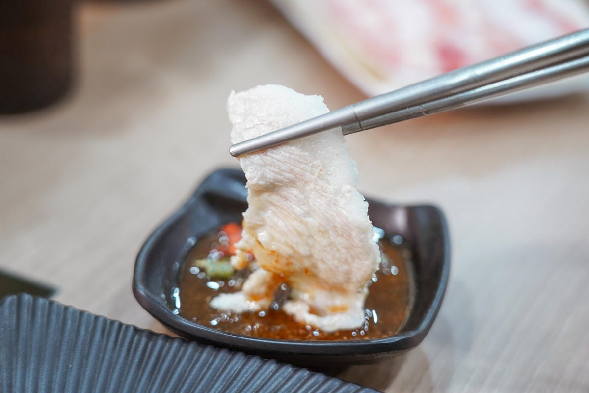 台南新市火鍋 真豪紀精饌鍋物 一人一鍋 湯底每日蔬菜豬骨現熬 冬季限定麻油松阪豬肉鍋 暖心又暖胃19A.jpg 台南新市火鍋 真豪紀精饌鍋物 一人一鍋 湯底每日蔬菜豬骨現熬 冬季限定麻油松阪豬肉鍋 暖心又暖胃19A.jpg