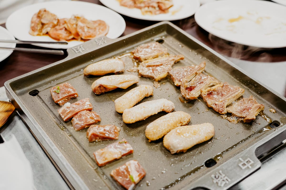 高雄鼓山區 中將燒肉屋-總店 享受當鐵板燒大廚的樂趣 火烤兩吃自助吃到飽33.JPG 高雄鼓山區 中將燒肉屋-總店 享受當鐵板燒大廚的樂趣 火烤兩吃自助吃到飽33.JPG