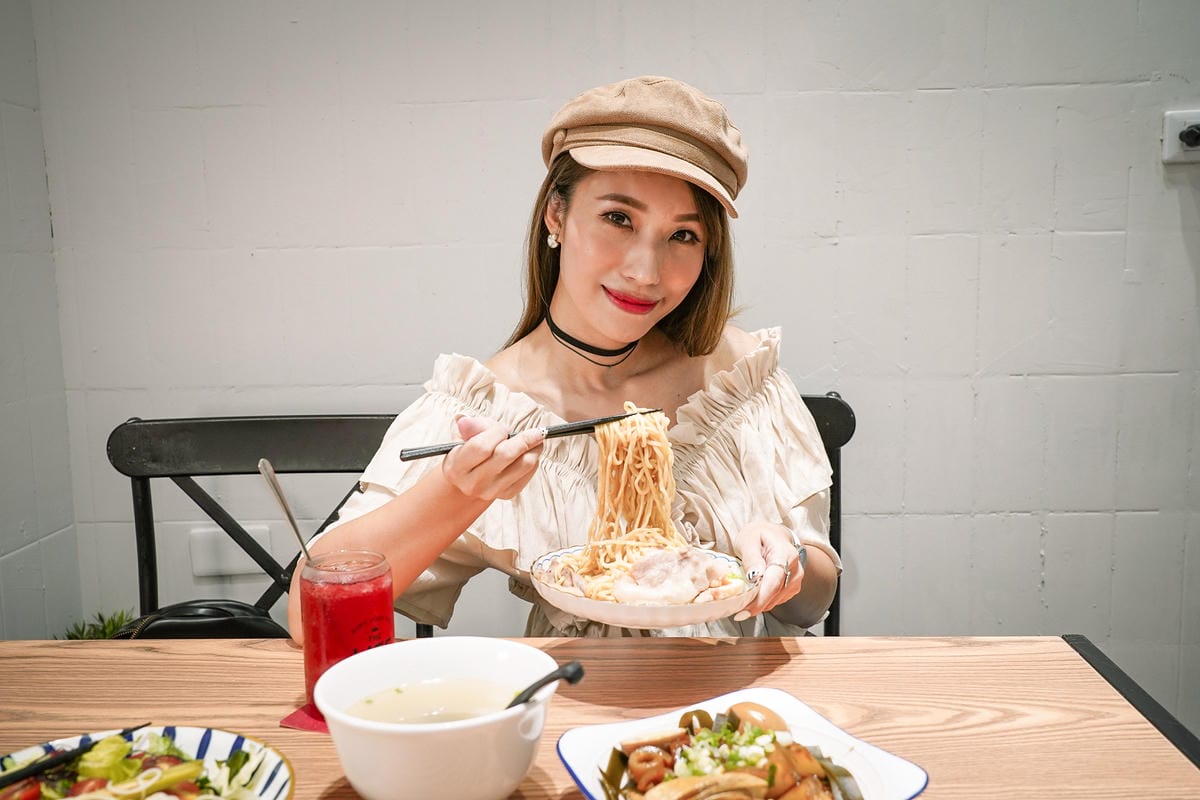 台南東區 好春麵飲 文青質感風麵店 滷菜激推四川秘製辣油味道更升級!32.jpg 台南東區 好春麵飲 文青質感風麵店 滷菜激推四川秘製辣油味道更升級!32.jpg