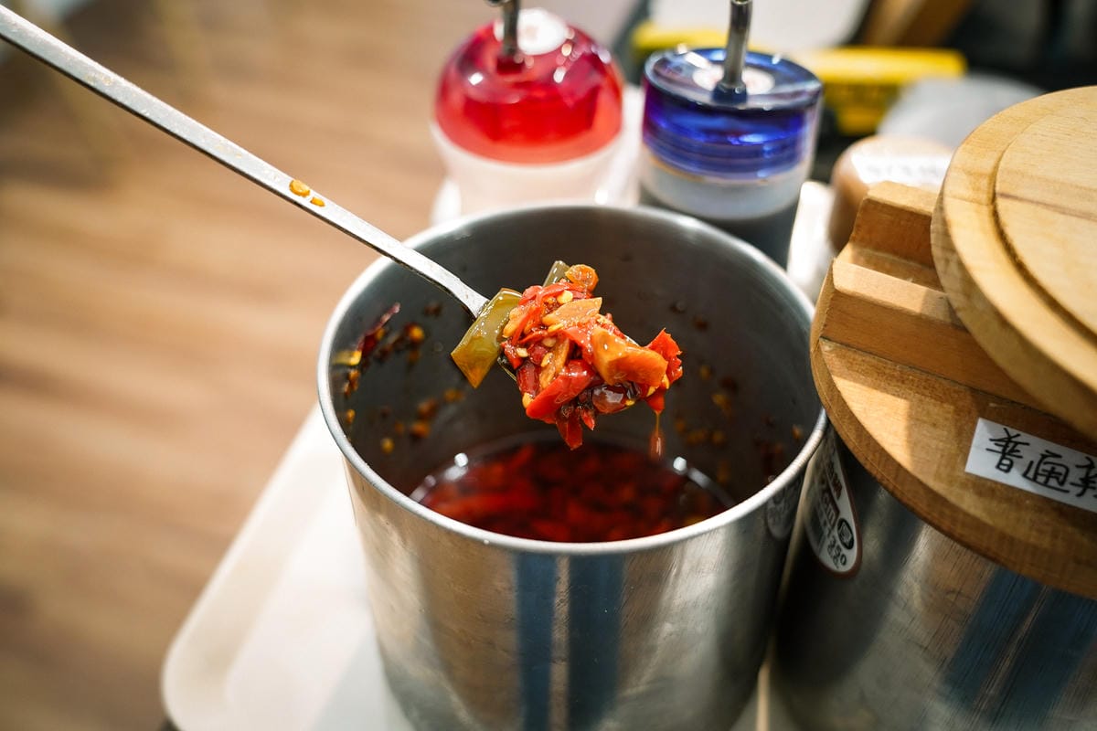 台南東區 好春麵飲 文青質感風麵店 滷菜激推四川秘製辣油味道更升級!10.jpg 台南東區 好春麵飲 文青質感風麵店 滷菜激推四川秘製辣油味道更升級!10.jpg