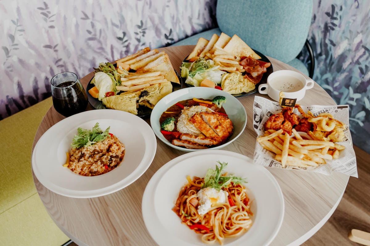 南科美食 圈子早午餐Coffee南科旗艦店 採光落地窗 手繪牆舒適用餐環境 紅酒牛肉 綜合拼盤 松露歐姆雷 咖哩豬排15B.jpg 南科美食 圈子早午餐Coffee南科旗艦店 採光落地窗 手繪牆舒適用餐環境 紅酒牛肉 綜合拼盤 松露歐姆雷 咖哩豬排15B.jpg