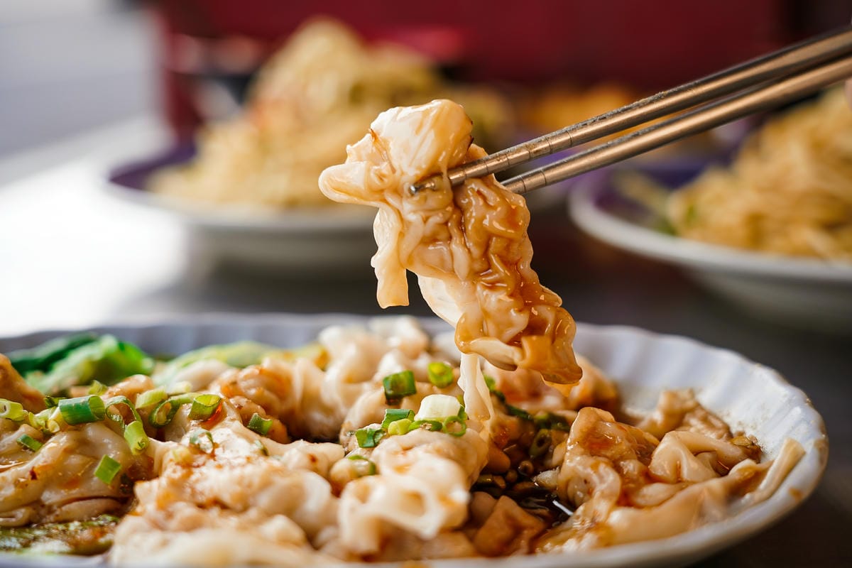 台南中西區美食 張家涼麵 近一甲子的傳承好味道 什錦涼麵有皮蛋好特別 台南美術二館對面26.JPG