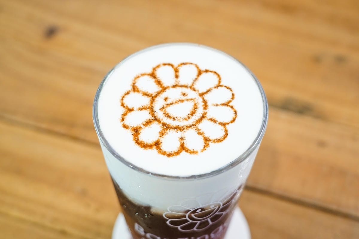 台南東區最潮咖啡廳 KingZone cafe 好拍又可放鬆的潮流複合店 傳說中的至尊牛肉麵必吃 隱身在成大附近22巷內38.JPG