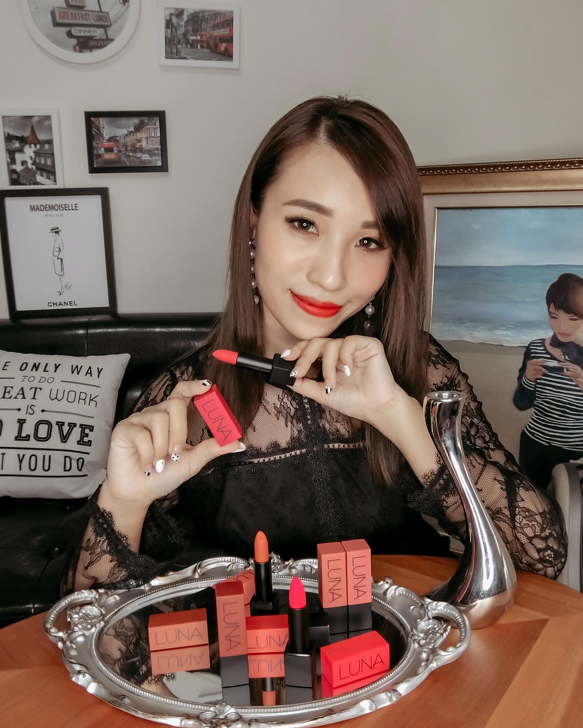 秋冬唇彩流行趨勢 LUNA微醺絲絨霧面唇膏 全試色 復古時尚 日常氣質妝容都可駕馭38.jpg 秋冬唇彩流行趨勢 LUNA微醺絲絨霧面唇膏 全試色 復古時尚 日常氣質妝容都可駕馭38.jpg