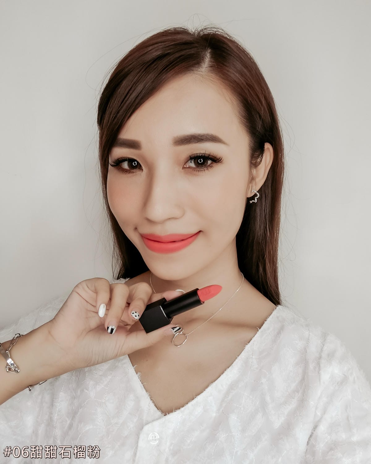 秋冬唇彩流行趨勢 LUNA微醺絲絨霧面唇膏 全試色 復古時尚 日常氣質妝容都可駕馭27A.jpg 秋冬唇彩流行趨勢 LUNA微醺絲絨霧面唇膏 全試色 復古時尚 日常氣質妝容都可駕馭27A.jpg