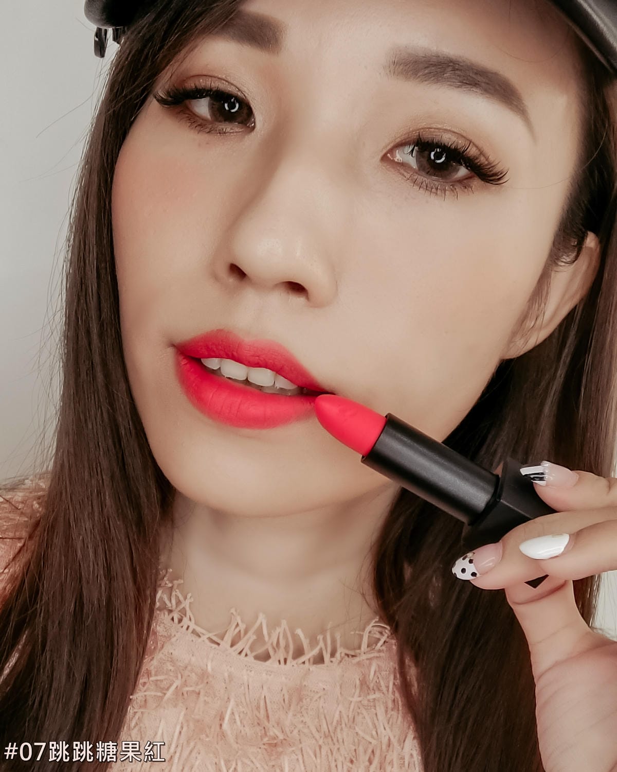 秋冬唇彩流行趨勢 LUNA微醺絲絨霧面唇膏 全試色 復古時尚 日常氣質妝容都可駕馭30.jpg 秋冬唇彩流行趨勢 LUNA微醺絲絨霧面唇膏 全試色 復古時尚 日常氣質妝容都可駕馭30.jpg