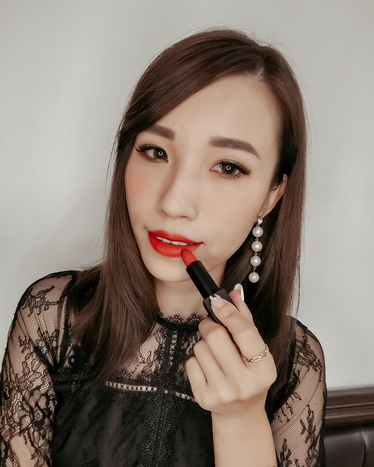 秋冬唇彩流行趨勢 LUNA微醺絲絨霧面唇膏 全試色 復古時尚 日常氣質妝容都可駕馭26.jpg 秋冬唇彩流行趨勢 LUNA微醺絲絨霧面唇膏 全試色 復古時尚 日常氣質妝容都可駕馭26.jpg