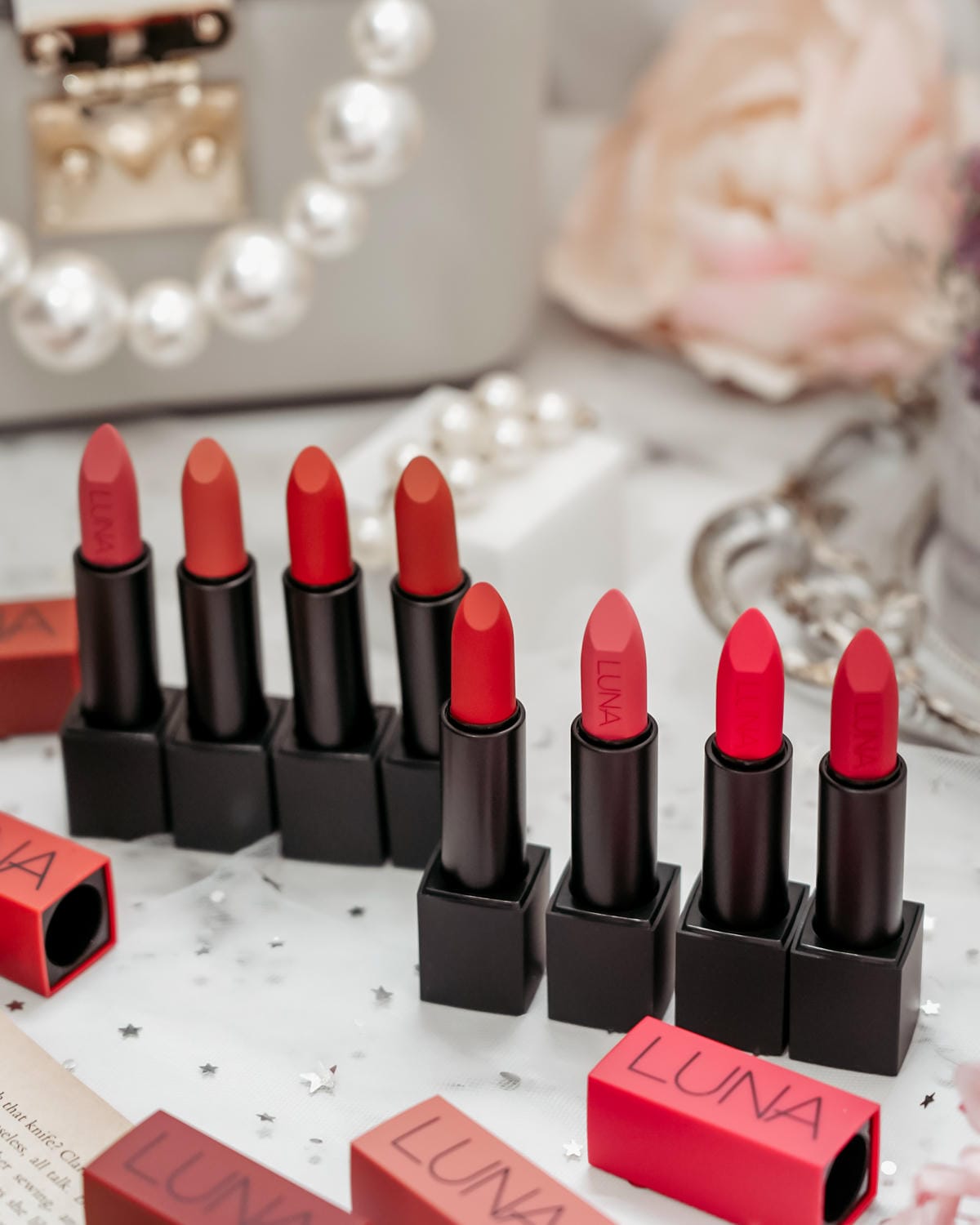 秋冬唇彩流行趨勢 LUNA微醺絲絨霧面唇膏 全試色 復古時尚 日常氣質妝容都可駕馭5.jpg 秋冬唇彩流行趨勢 LUNA微醺絲絨霧面唇膏 全試色 復古時尚 日常氣質妝容都可駕馭5.jpg
