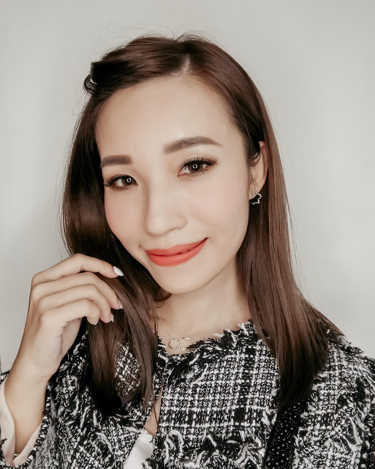 秋冬唇彩流行趨勢 LUNA微醺絲絨霧面唇膏 全試色 復古時尚 日常氣質妝容都可駕馭17.jpg 秋冬唇彩流行趨勢 LUNA微醺絲絨霧面唇膏 全試色 復古時尚 日常氣質妝容都可駕馭17.jpg