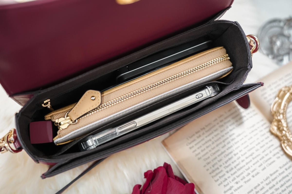 S’AIME東京企劃 年末派對包 新年招財長夾推薦 真皮COCO MINI 撞色鍊條包 多隔層小方包 真皮圓弧打釘拉鍊長夾 時尚美包超好搭32.jpg S’AIME東京企劃 年末派對包 新年招財長夾推薦 真皮COCO MINI 撞色鍊條包 多隔層小方包 真皮圓弧打釘拉鍊長夾 時尚美包超好搭32.jpg