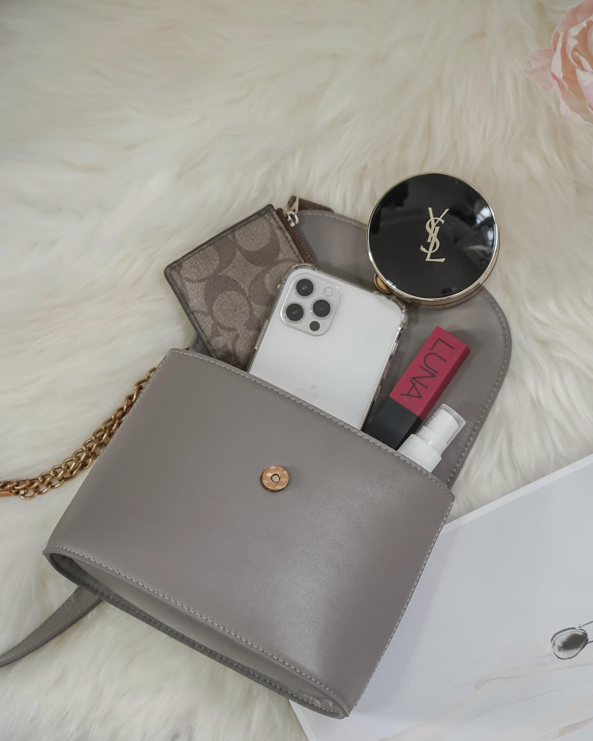 S’AIME東京企劃 年末派對包 新年招財長夾推薦 真皮COCO MINI 撞色鍊條包 多隔層小方包 真皮圓弧打釘拉鍊長夾 時尚美包超好搭10.jpg S’AIME東京企劃 年末派對包 新年招財長夾推薦 真皮COCO MINI 撞色鍊條包 多隔層小方包 真皮圓弧打釘拉鍊長夾 時尚美包超好搭10.jpg