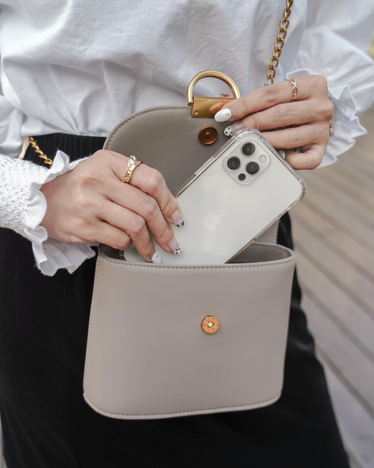 S’AIME東京企劃 年末派對包 新年招財長夾推薦 真皮COCO MINI 撞色鍊條包 多隔層小方包 真皮圓弧打釘拉鍊長夾 時尚美包超好搭17.jpg S’AIME東京企劃 年末派對包 新年招財長夾推薦 真皮COCO MINI 撞色鍊條包 多隔層小方包 真皮圓弧打釘拉鍊長夾 時尚美包超好搭17.jpg